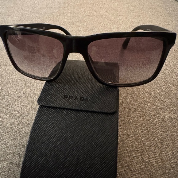 Prada sunglasses and case - Picture 1 of 8
